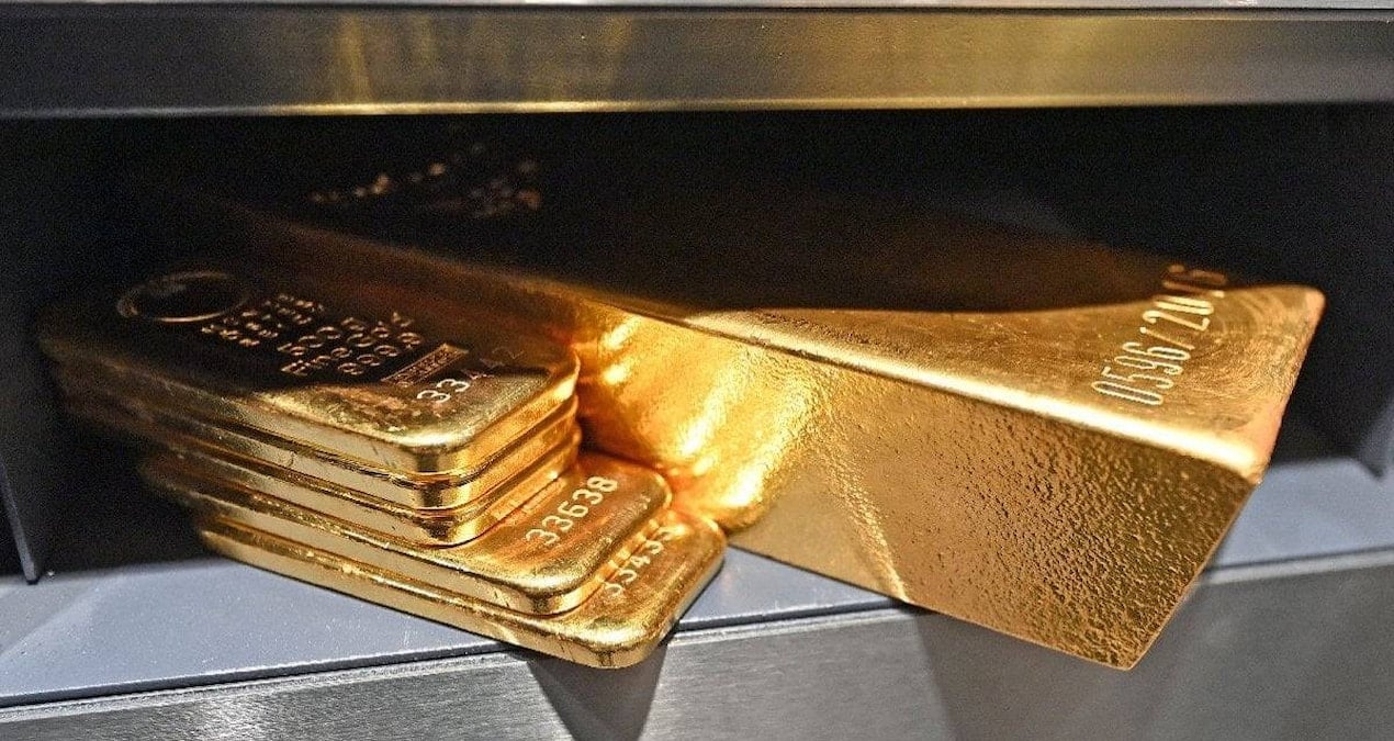 altina oyle bir sey yapti ki tam 12 yil boyunca en degersiz maden oldu WzFVYJST