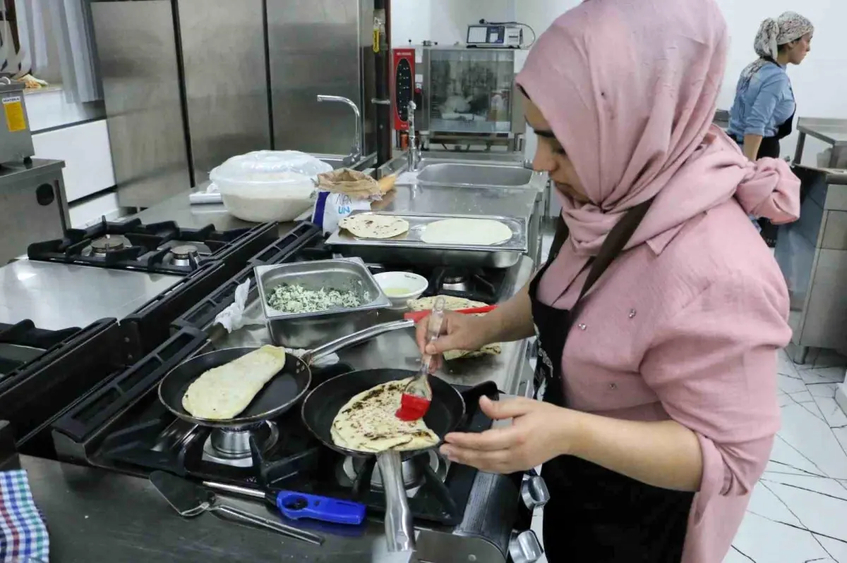 diyarbakirin lezzetleri kadin kooperatifinde hayat buluyor g9vzxsNu