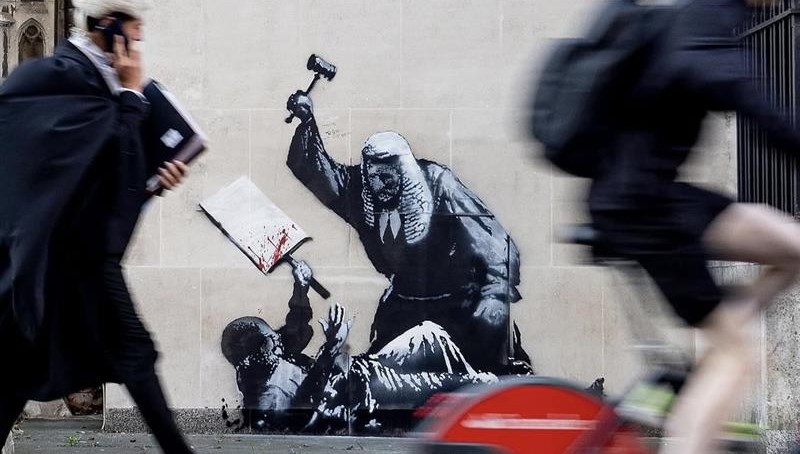 gizemli sanatci banksy yeni bir eserle ortaya cikti SGLWXyZh