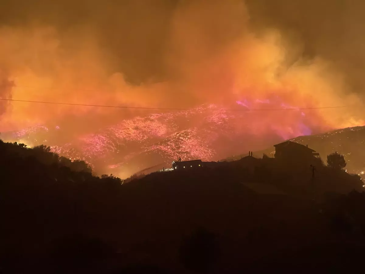 orman yangini iki mahalleyi tehdit ediyor jzhrl4kR