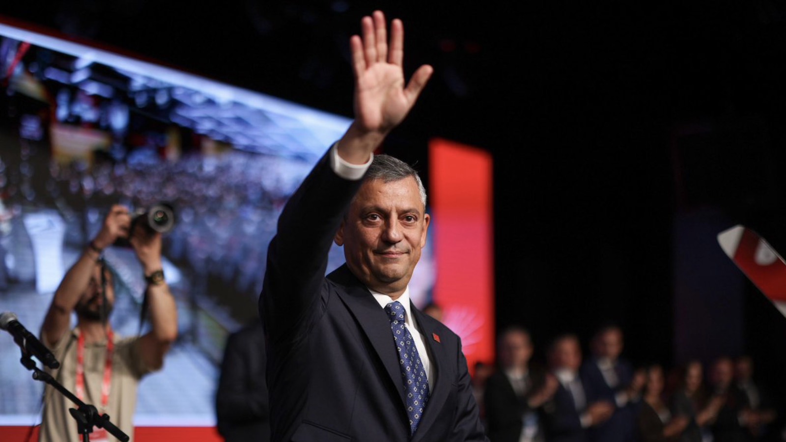 ozelden kurultay mesaji bugun verdiginiz guc yarin kurulacak adaletli ve demokratik duzenin emaneti saflari siklastiracagiz CyNryh1A