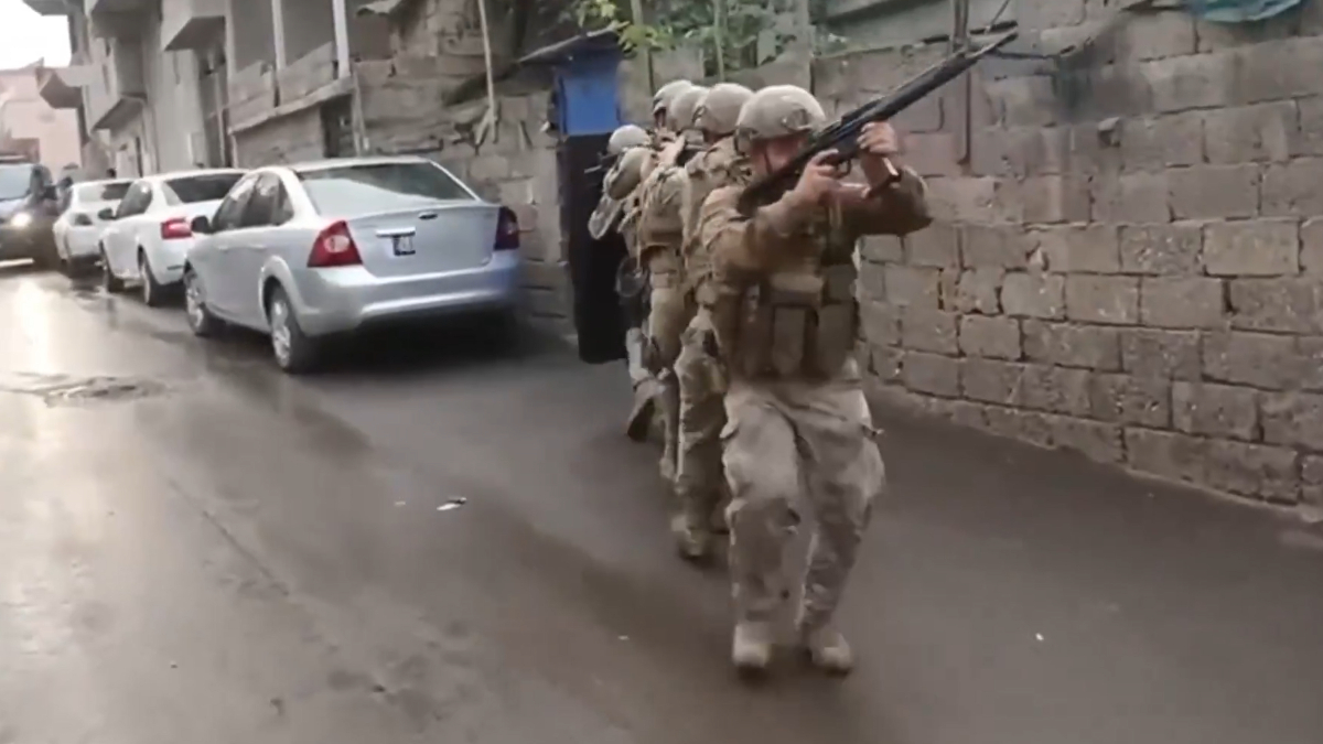 7 ilde 7 organize suc orgutune operasyon 78 supheli yakalandi Dx4lhAU3