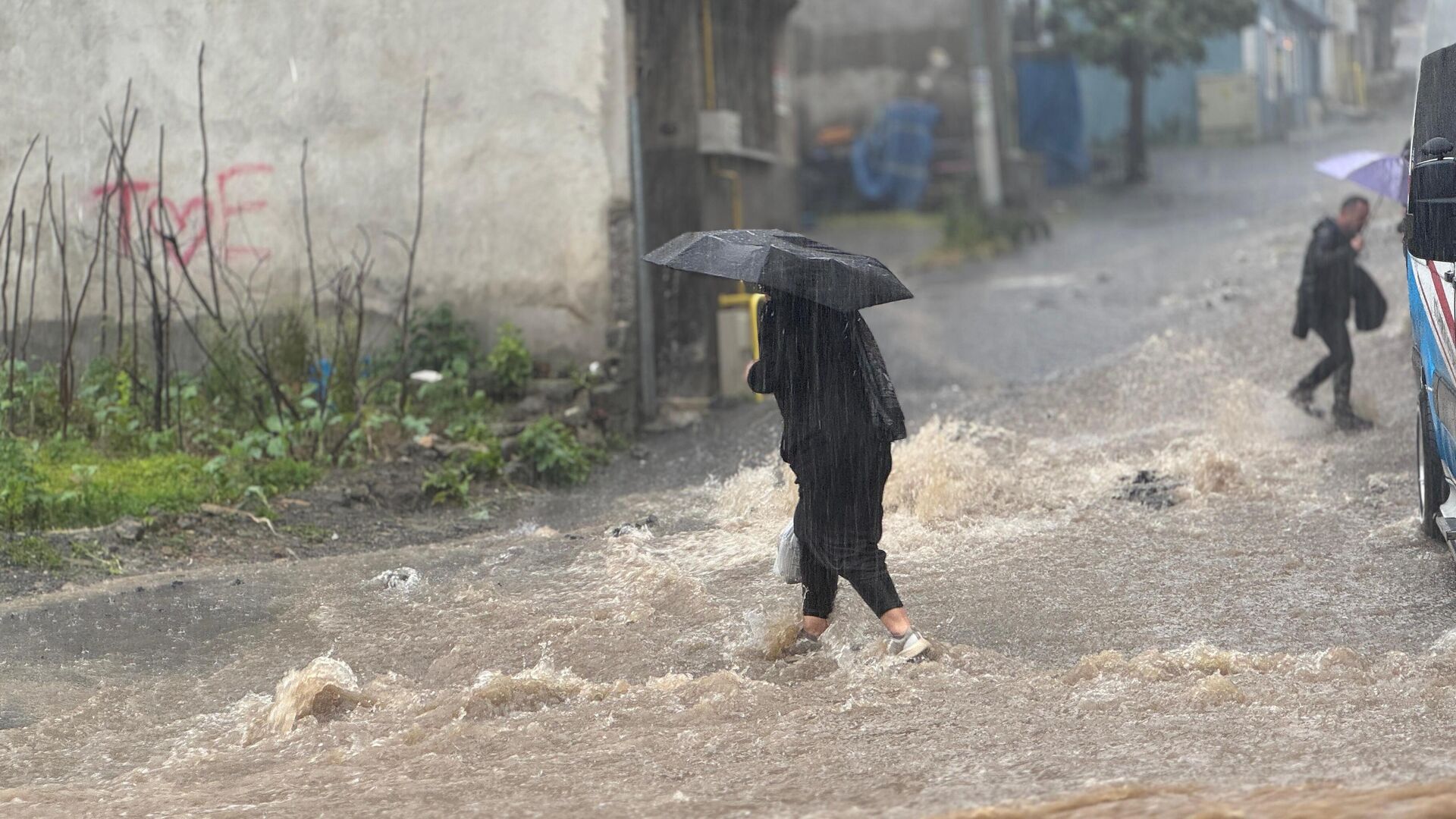 meteoroloji saat verdi 2 bolgede kuvvetli saganak yagis bekleniyor sel riski var VlEOGvLf