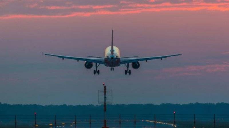 abdde bir yolcu ucagina bomba ihbari yapildi ucuslar durduruldu 2XKy6tNR.jpg