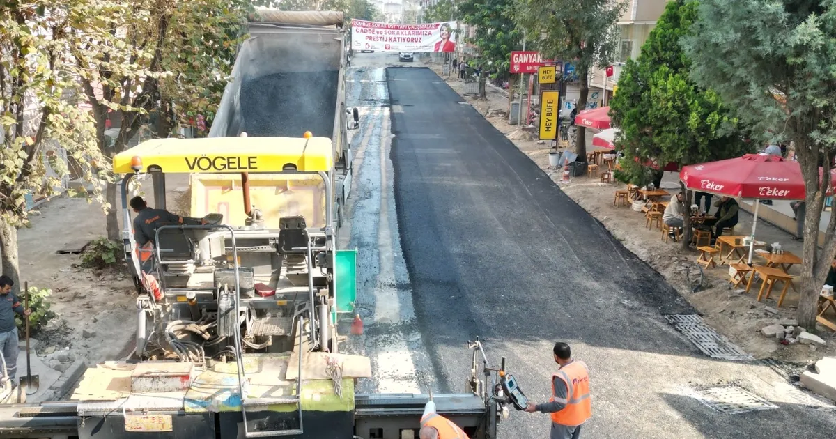 kocaeli zumrut sokakta asfalt ve aydinlatma hamlesi V9pxFfXN.webp