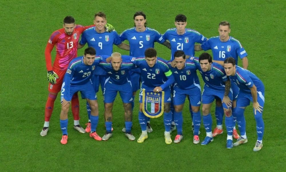 italya milli takım formaları neden mavi