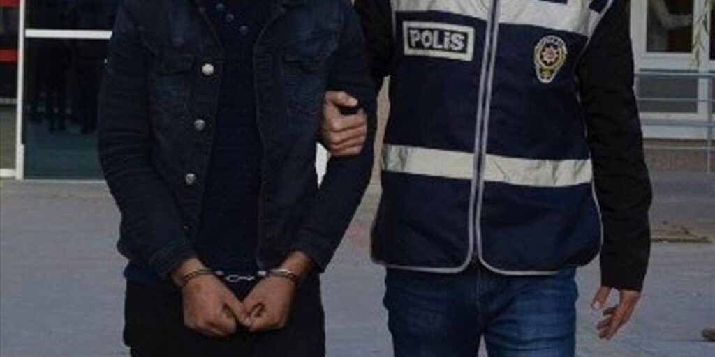 lise-ogrencisine-okul-saldirisi-paylasimi-nedeniyle-tutuklama-K2mMp9OZ